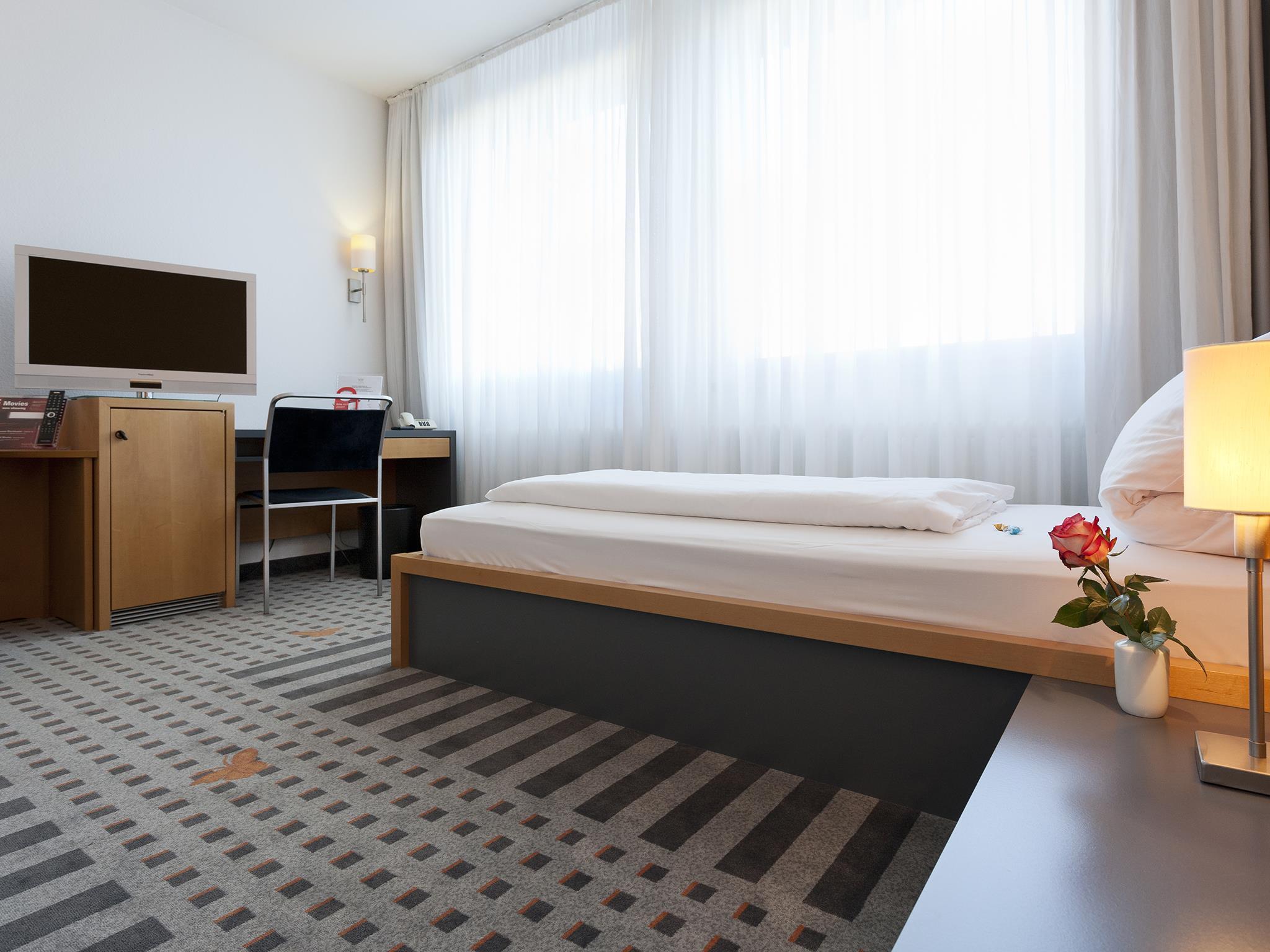 Best Western Hotel Am Europaplatz Königsbrunn Εξωτερικό φωτογραφία