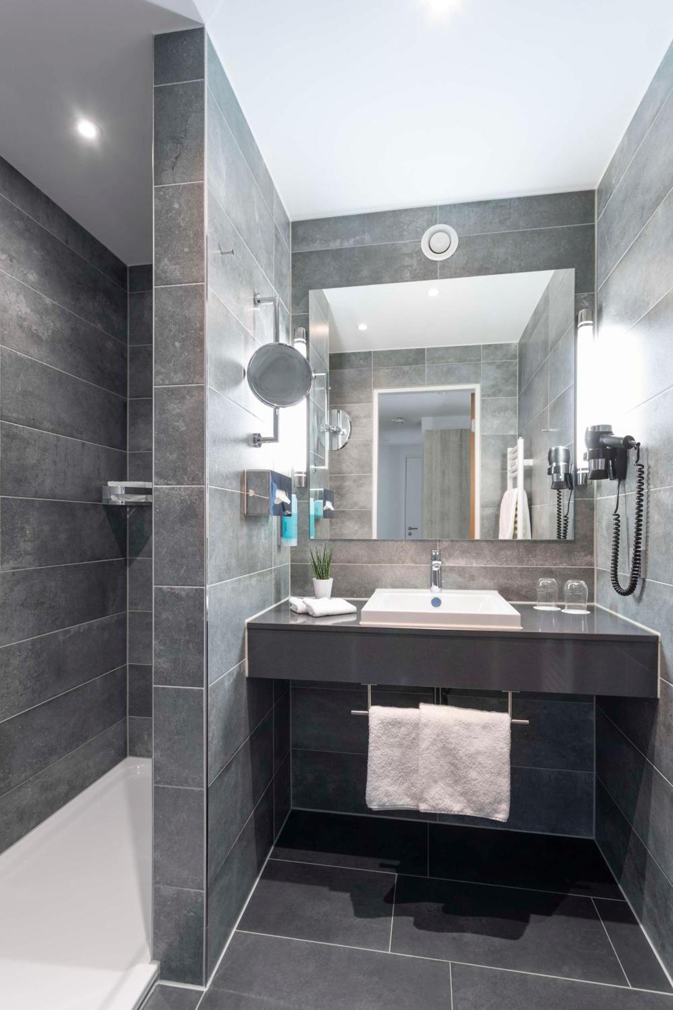 Best Western Hotel Am Europaplatz Königsbrunn Εξωτερικό φωτογραφία