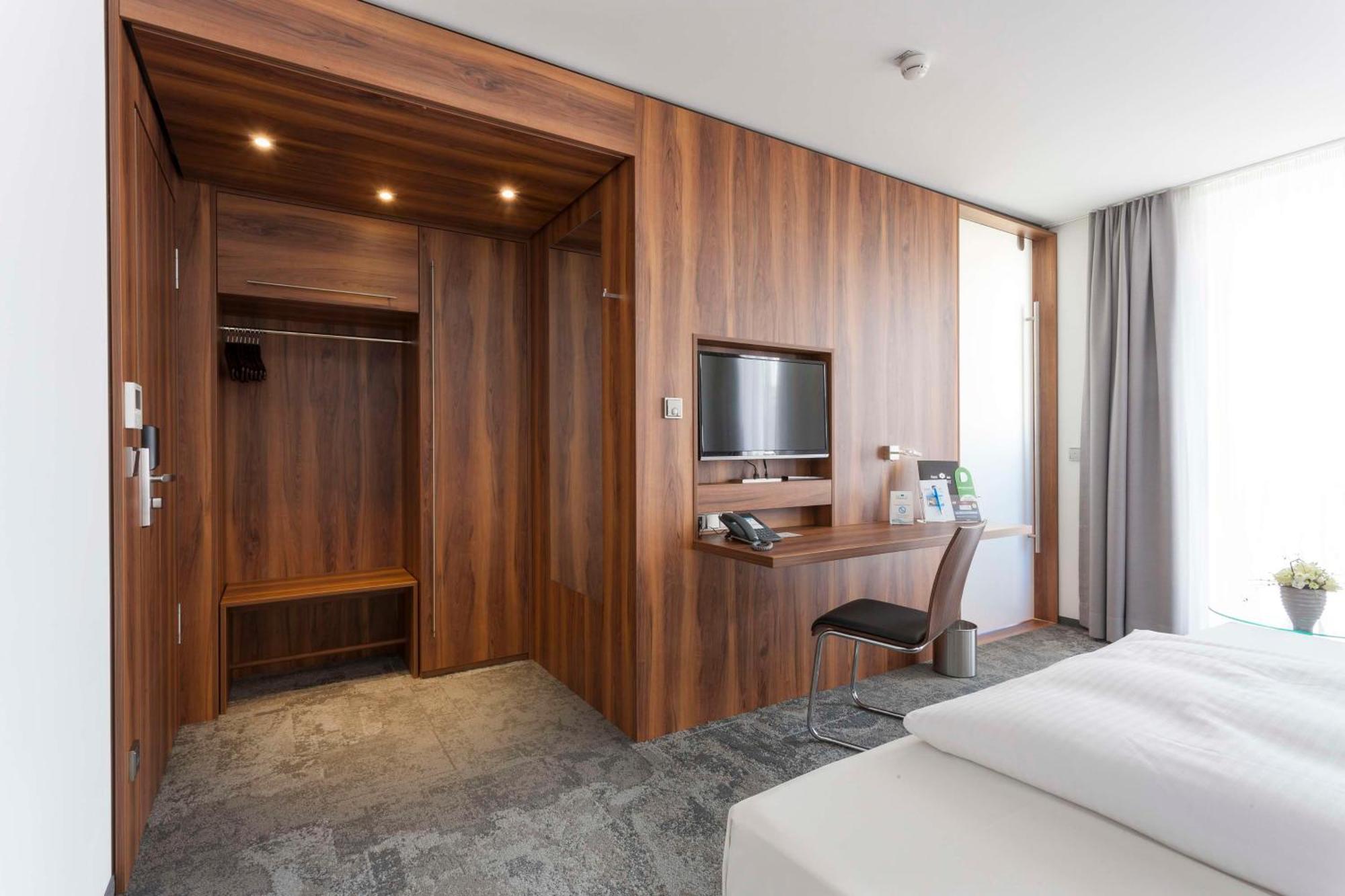 Best Western Hotel Am Europaplatz Königsbrunn Εξωτερικό φωτογραφία